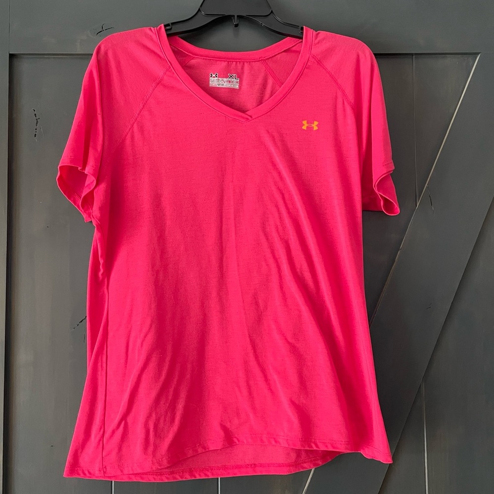 Under Armour Women's HeatGear V-Neck Tee